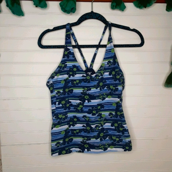 Patagonia Tops - Patagonia activewear floral workout top